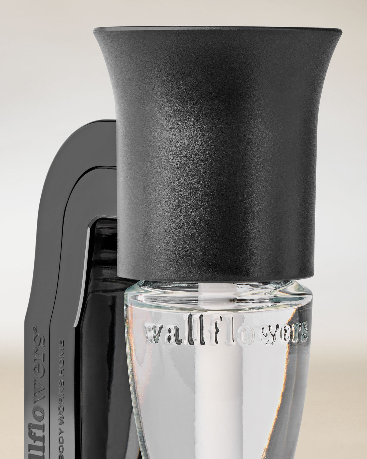 Black Flare Wallflowers Fragrance Plug image 2