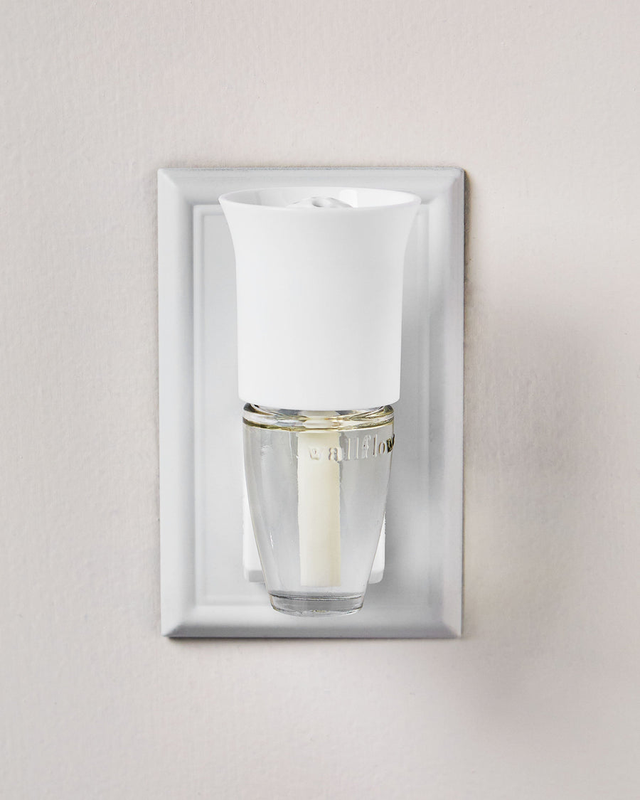 White Flare Wallflowers Fragrance Plug image 4
