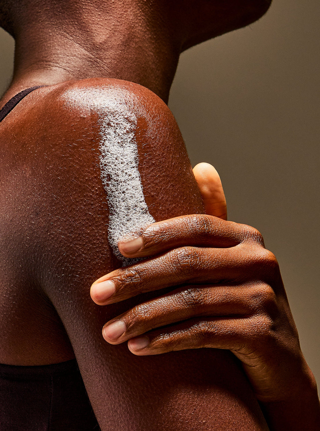 Into the Night Body Wash image 5