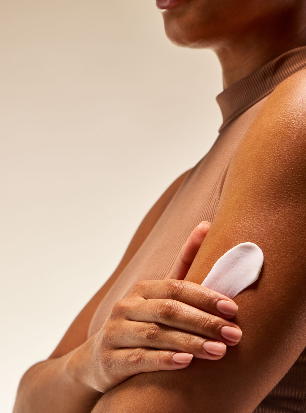 Into the Night Body Lotion image 5