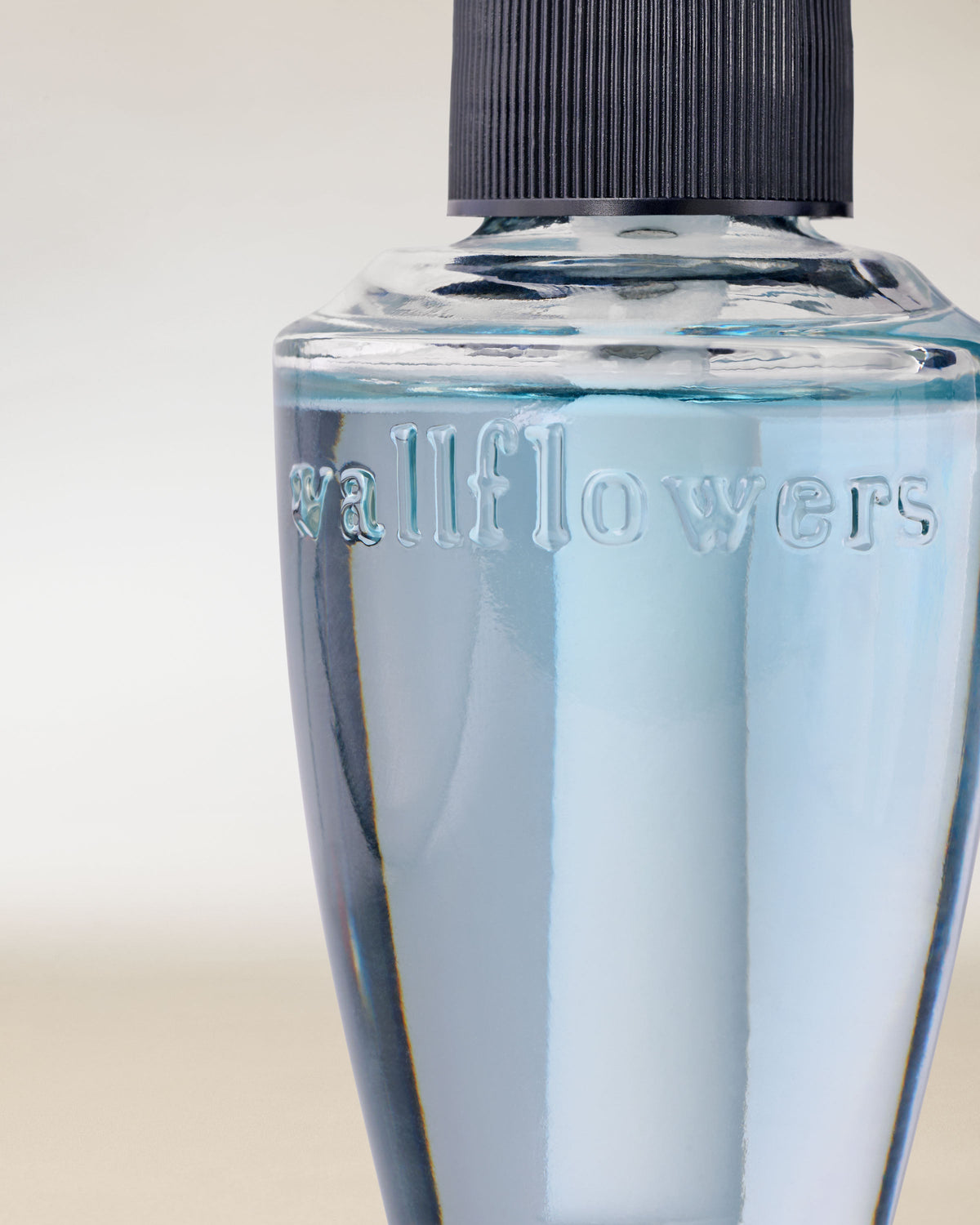 Sun Drenched Linen Wallflowers Fragrance Refill image 2