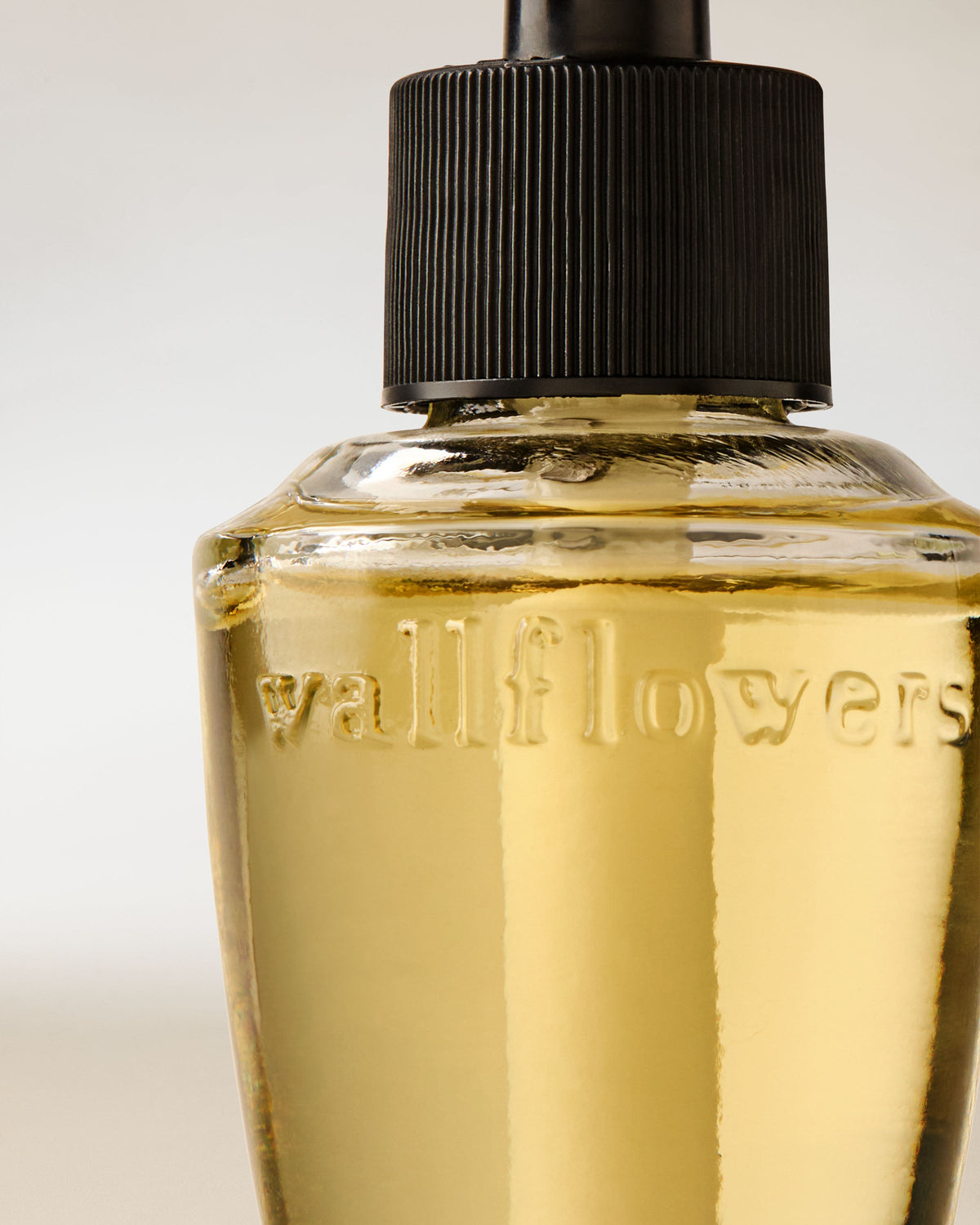 Japanese Cherry Blossom Wallflowers Fragrance Refill image 2