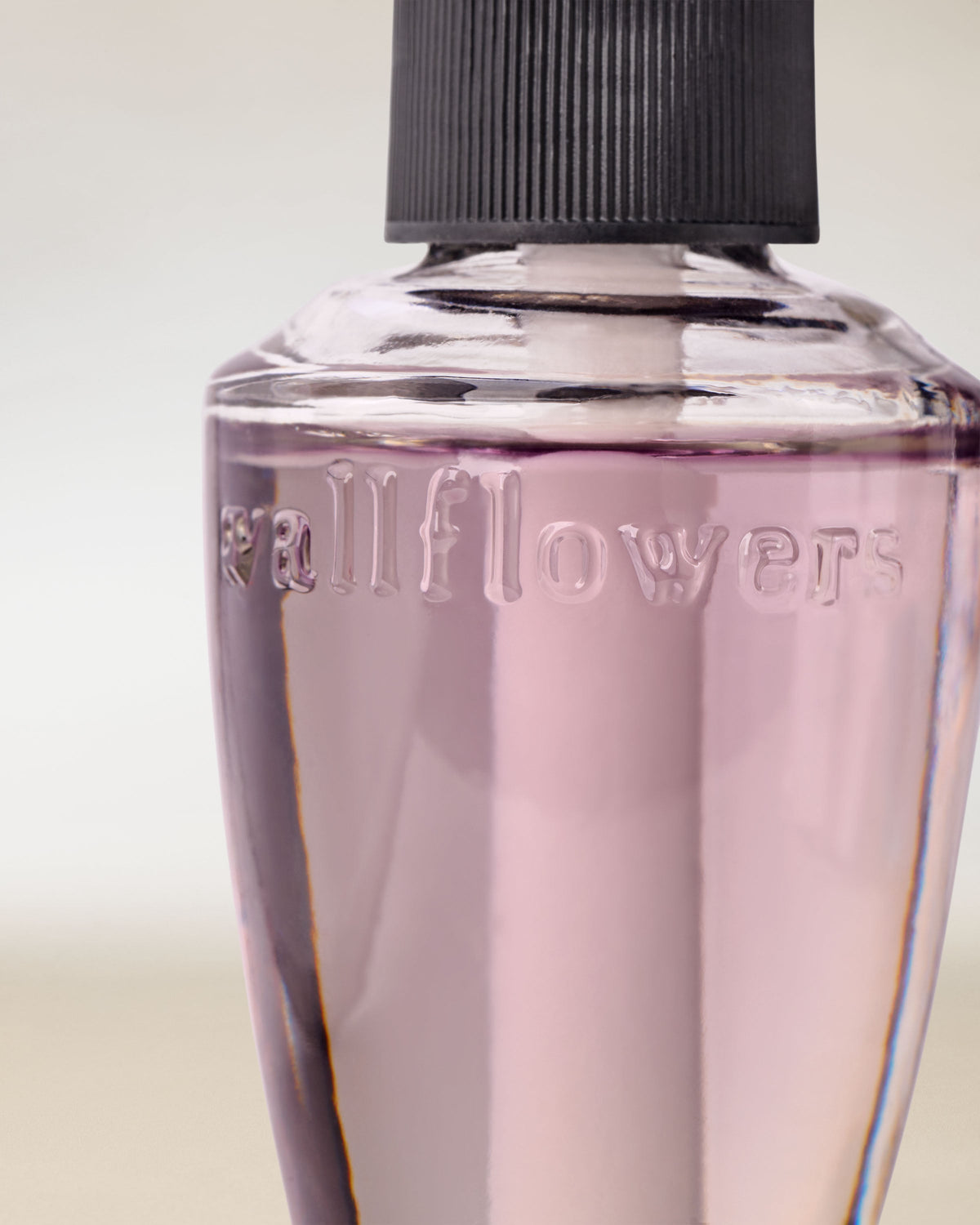 Fresh Cut Lilacs Wallflowers Fragrance Refill image 2