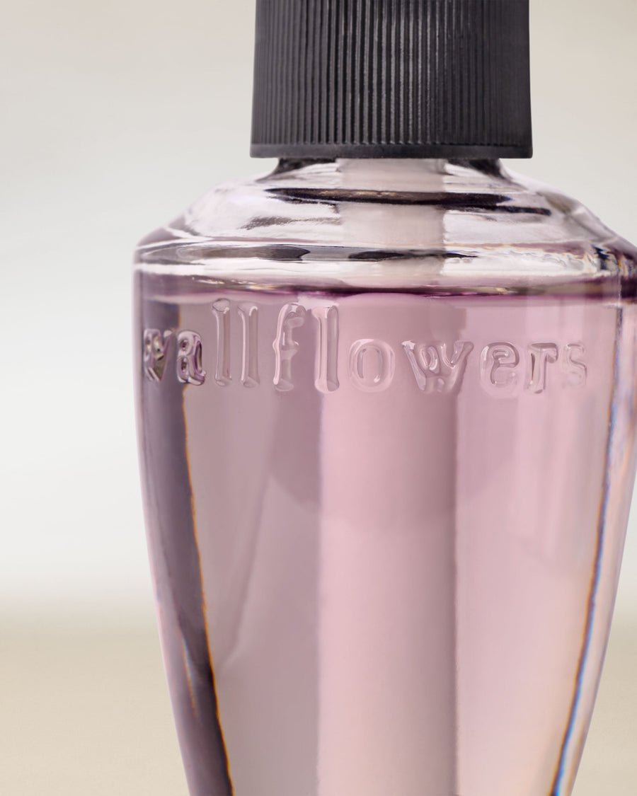 Fresh Cut Lilacs Wallflowers Fragrance Refill image 2