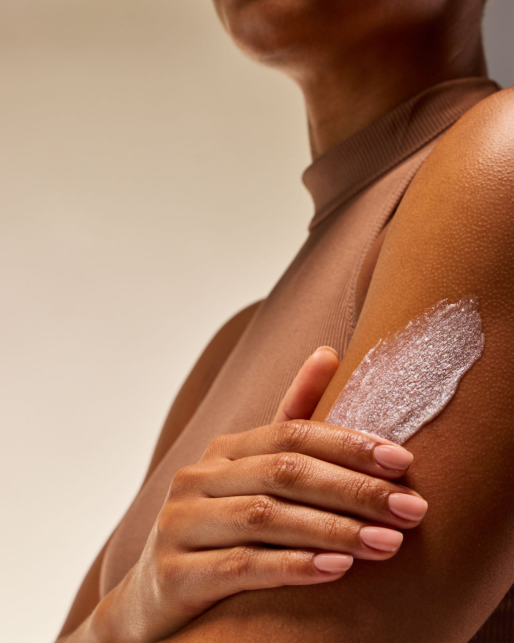 Champagne Toast Exfoliating Glow Body Scrub image 5