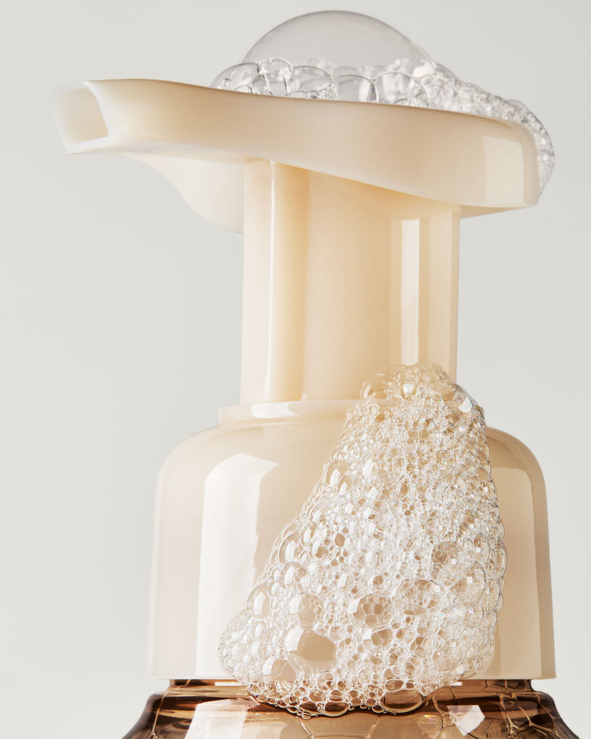 Vanilla Coconut Gentle & Clean Foaming Hand Soap image 4