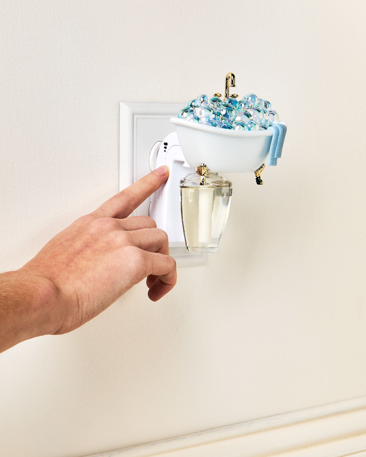 Bubble Bath Scent Control&trade; Nightlight Wallflowers Fragrance Plug image 5