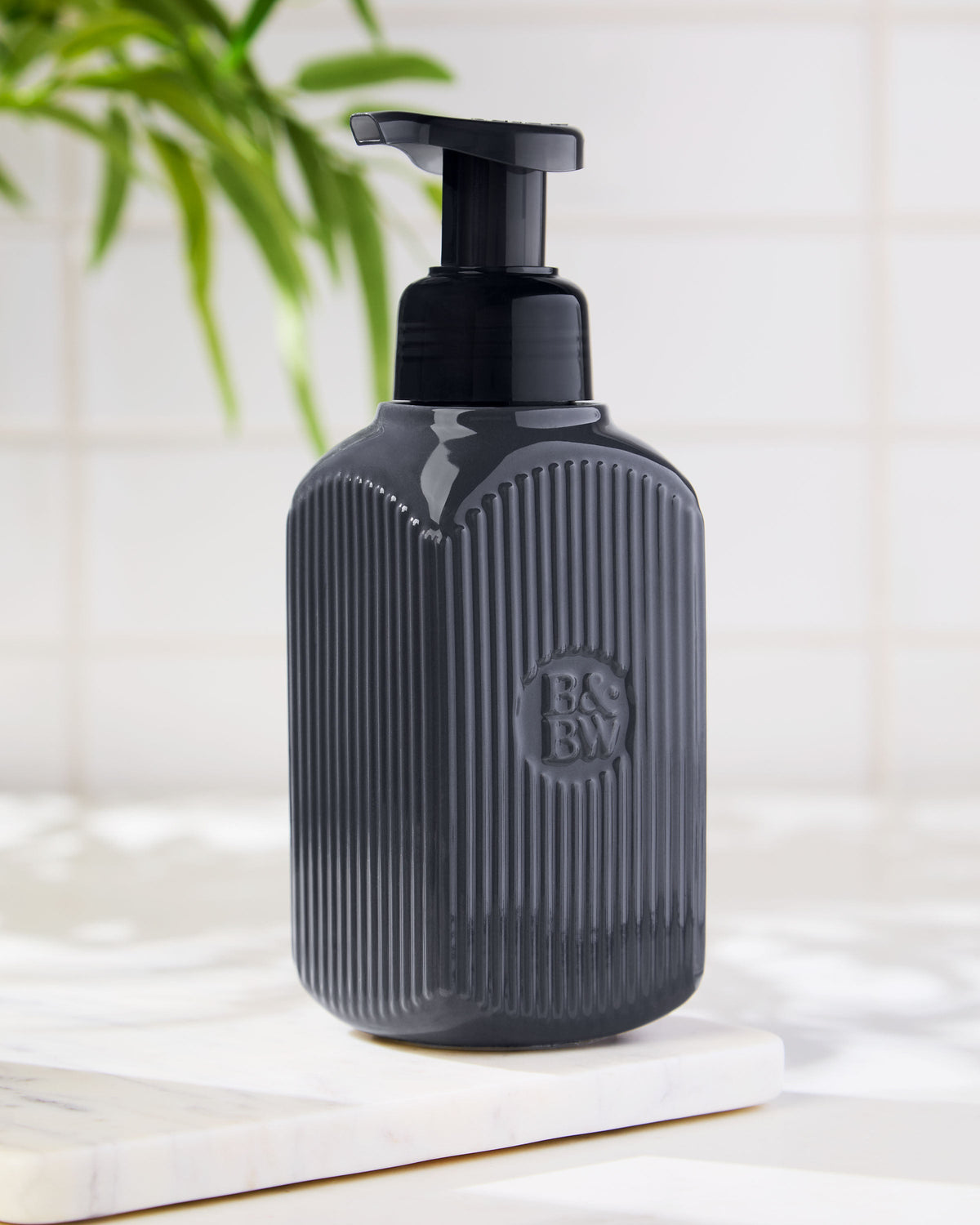 Charcoal Ceramic Gentle & Clean Foaming Hand Soap Dispenser image 3