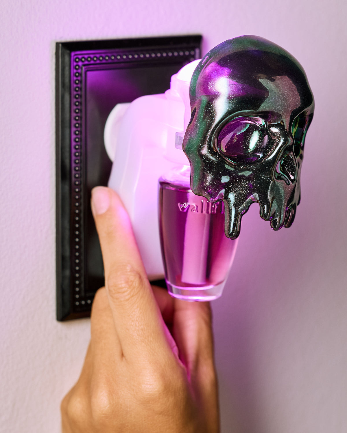 Dripping Skull Nightlight Wallflowers Fragrance Plug image 4