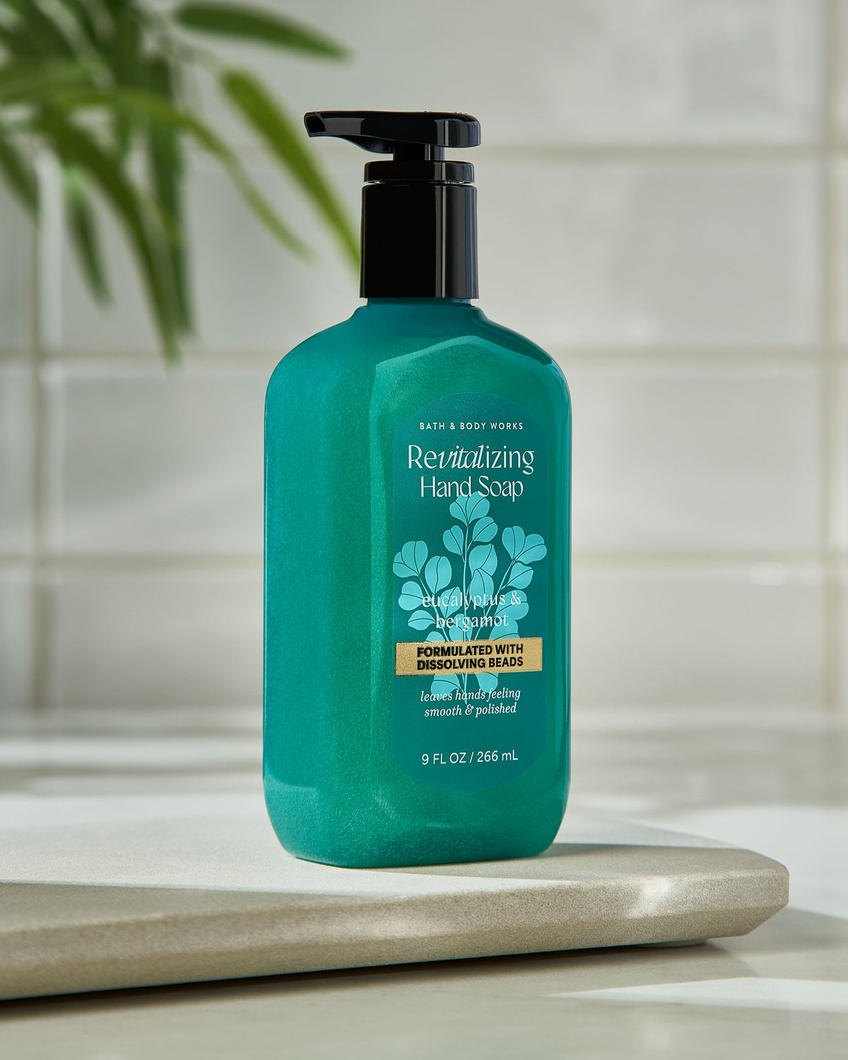 Eucalyptus Bergamot Revitalizing Hand Soap image 6
