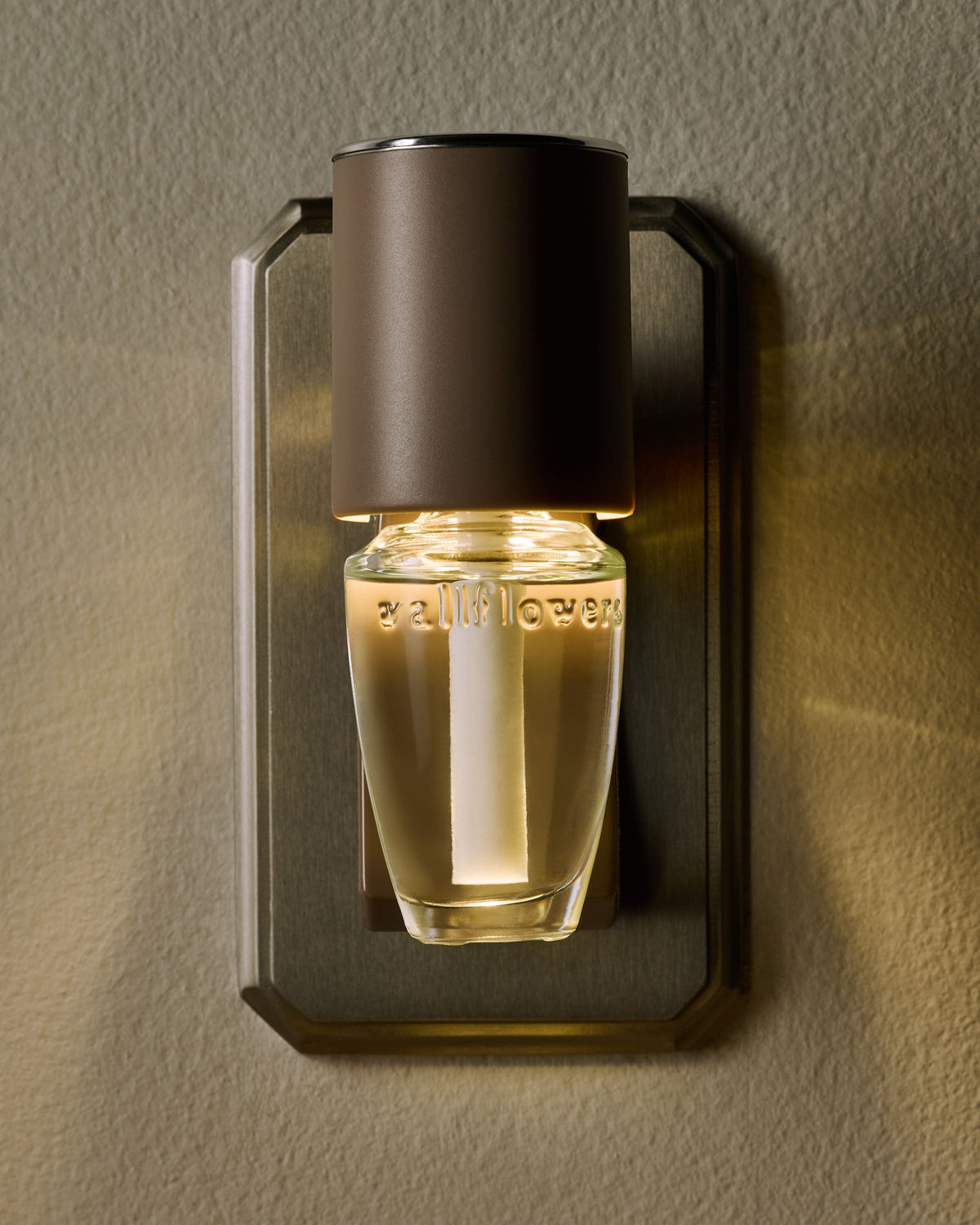 Brown Cylinder Scent Control&trade; Nightlight Wallflowers Fragrance Plug image 3