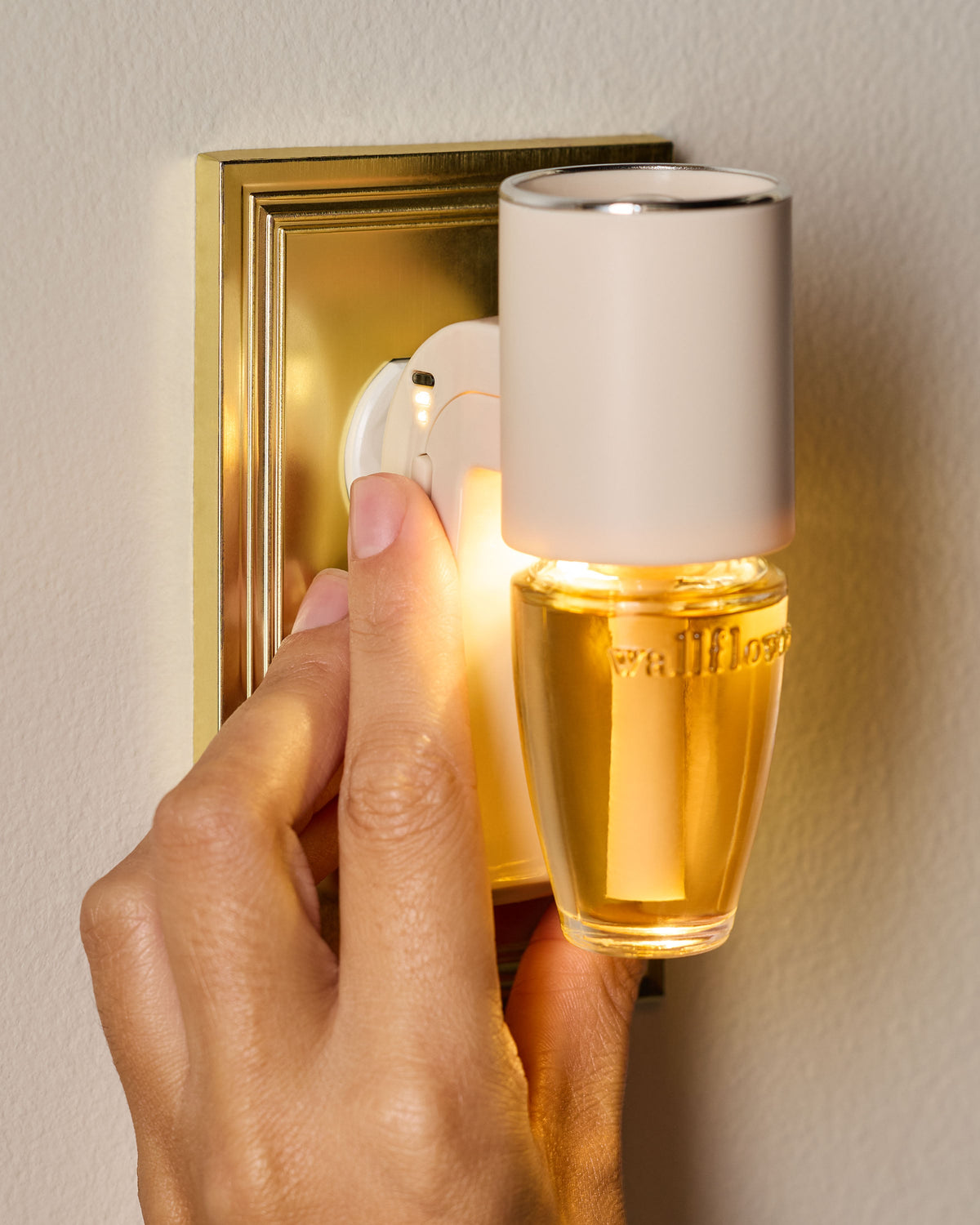 Cream Cylinder Scent Control Nightlight Wallflowers Fragrance Plug image 4