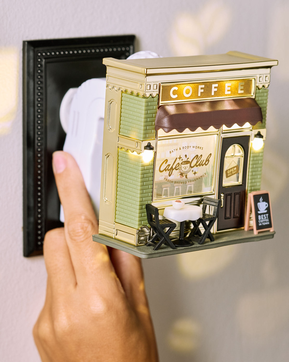 Coffee Shop Projector Nightlight Wallflowers Fragrance Plug image 4