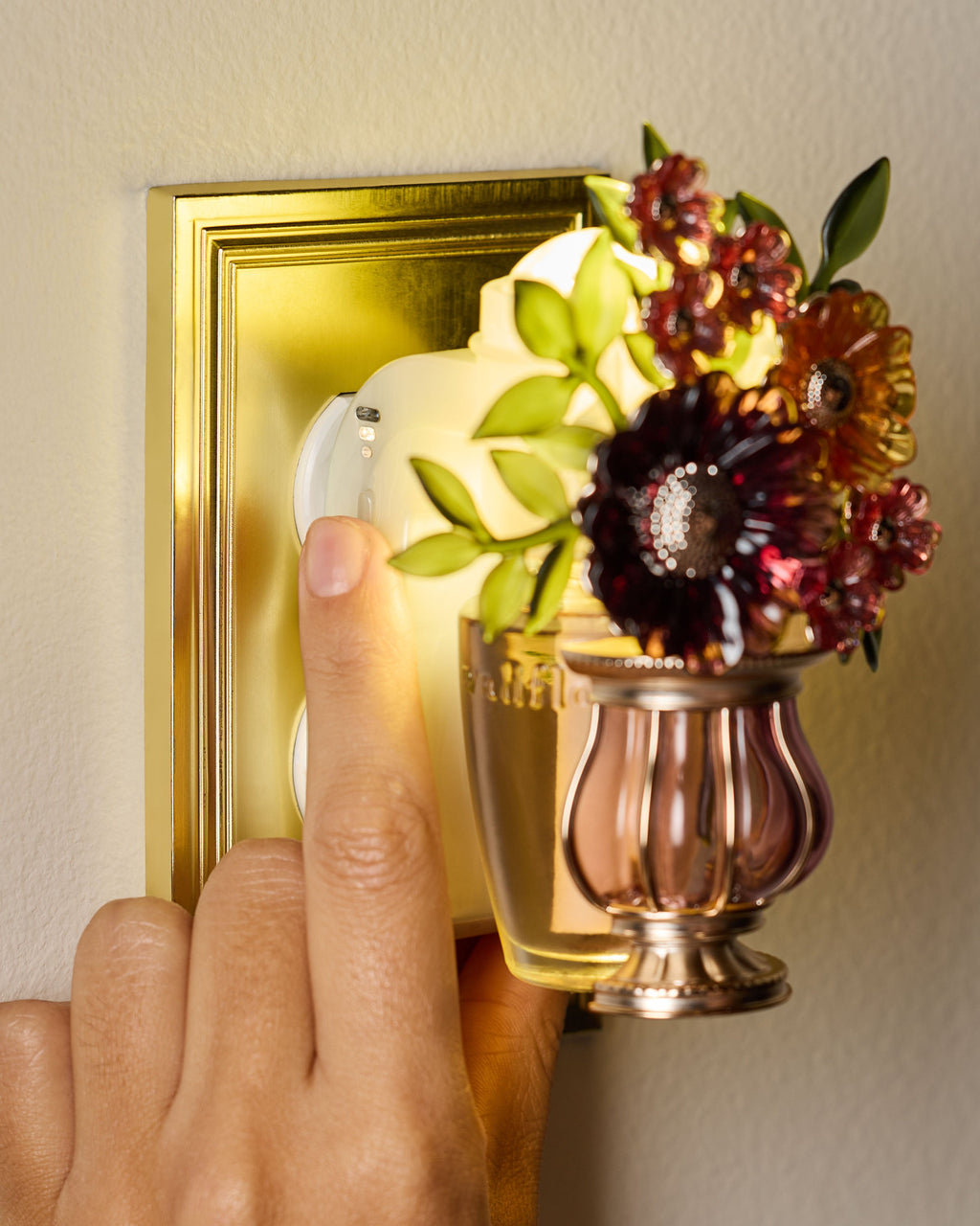 Vintage Blooms Scent Control Nightlight Wallflowers Fragrance Plug image 4